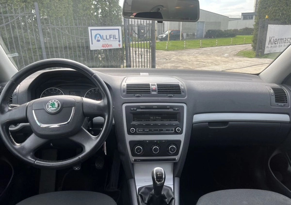 Skoda Octavia cena 22900 przebieg: 181920, rok produkcji 2012 z Siedliszcze małe 56